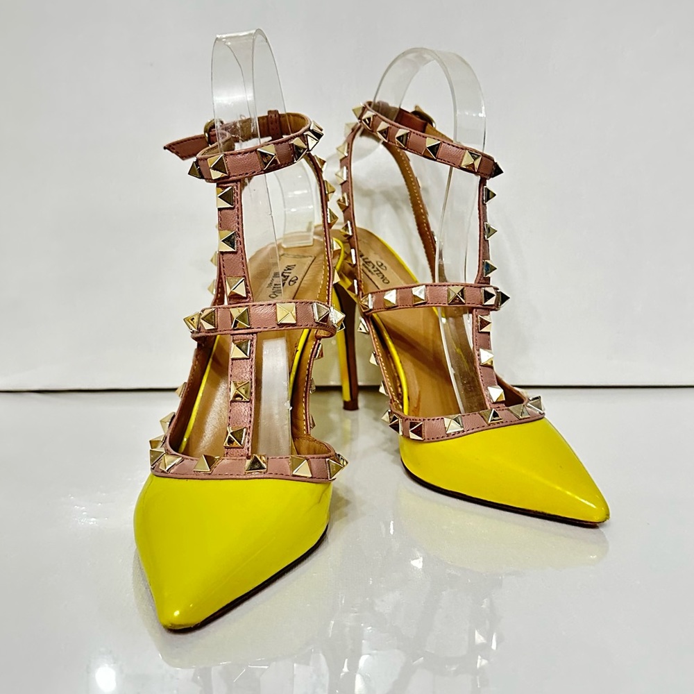 Valentino Yellow Patent Rockstud Cage Pump 100mm Size 36